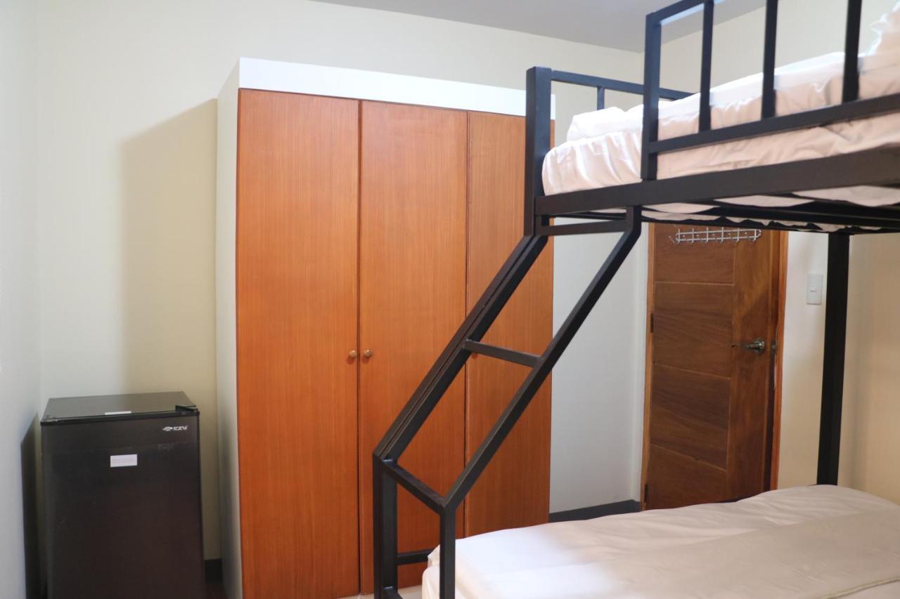 Anicia Guesthouse Rooms Paranaque City Extérieur photo